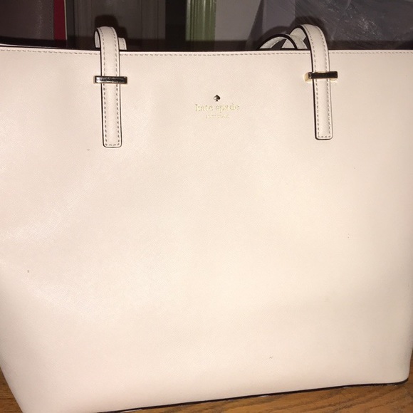 Kate Spade Purse - Picture 1 of 4